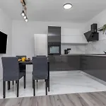 New Denis شقة