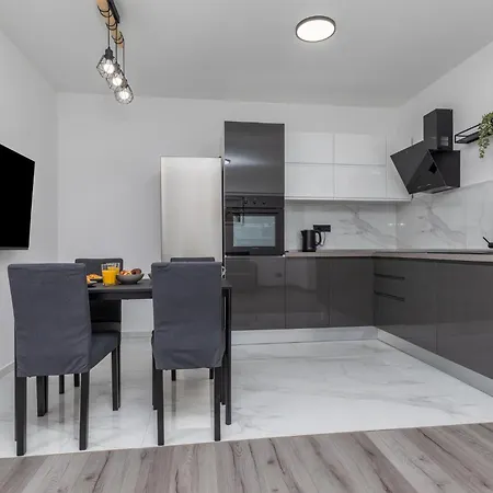New Denis Apartment