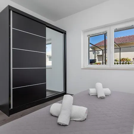 New Denis Apartment *