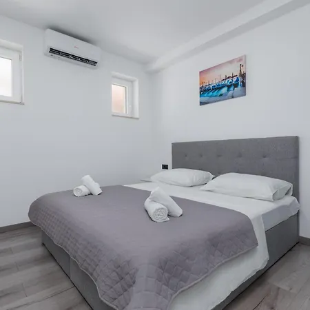 New Denis Vodice