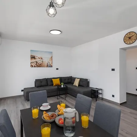Apartment New Denis Vodice